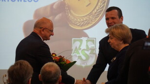 Prezydent Lublina K. Żuk odbiera gratulację