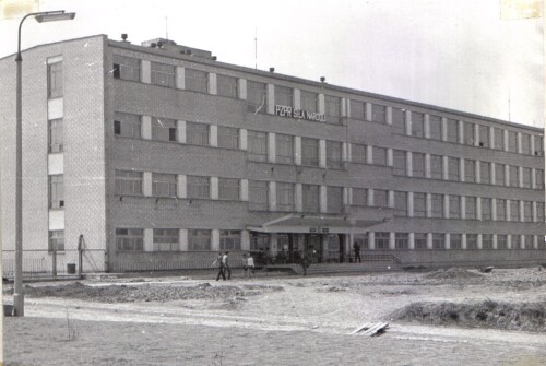 Budynek szkoły ZSEL przy ul. Wojciechowskiej